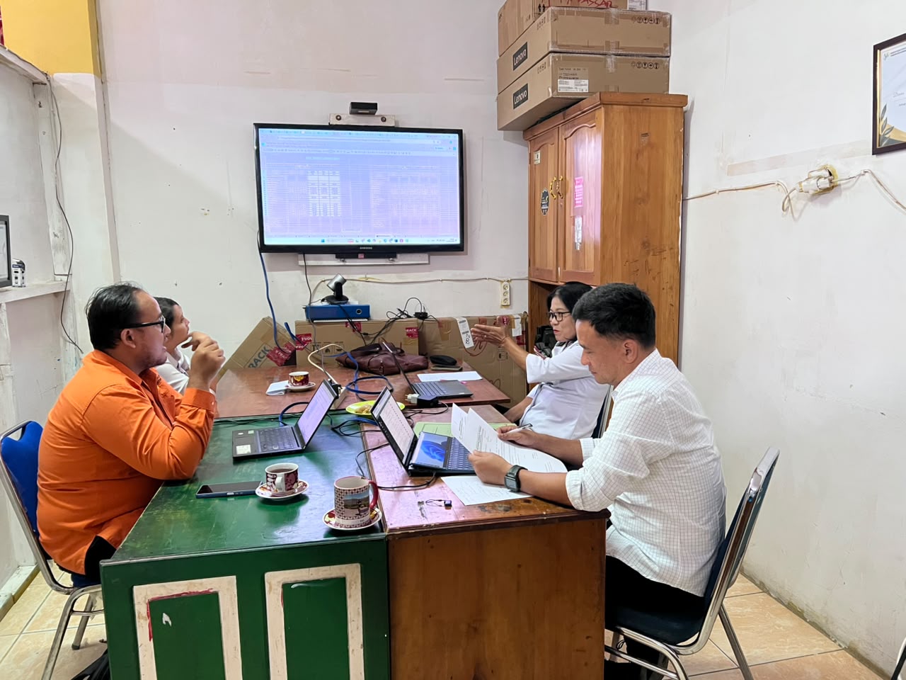 Bidang Teknologi Infromasi Diskominfosandi Mamasa Konsultasi dengan BPS Kabupaten Mamasa